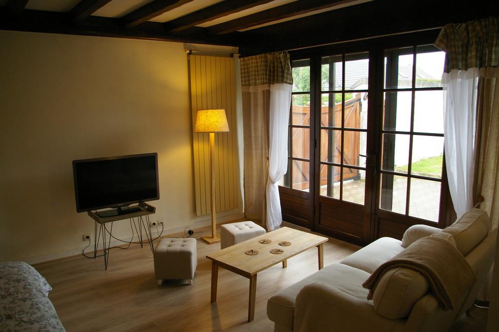 Apartament Juniper House Vulaines-sur-Seine Zewnętrze zdjęcie